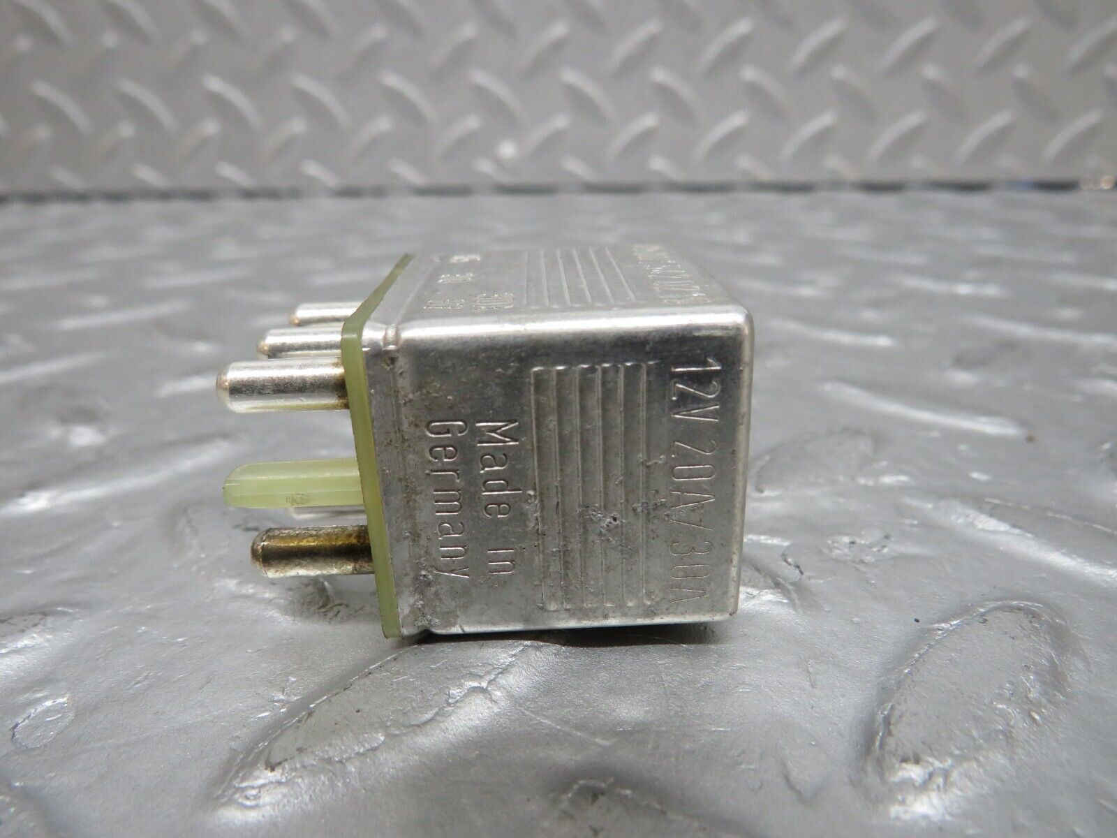 38091 Mercedes-Benz A124 320E Cabriolet Multi Purpose Relay 0015420219