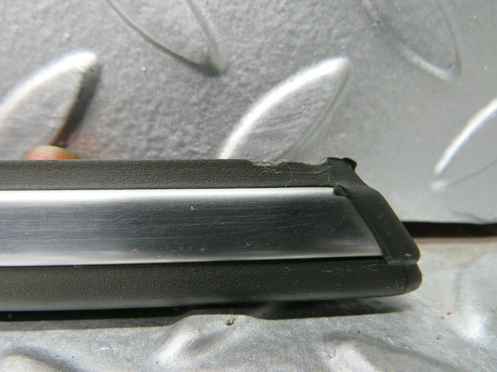 22023 Mercedes-Benz S123 280TE Front Left Fender Wing Centre Moulding Trim
