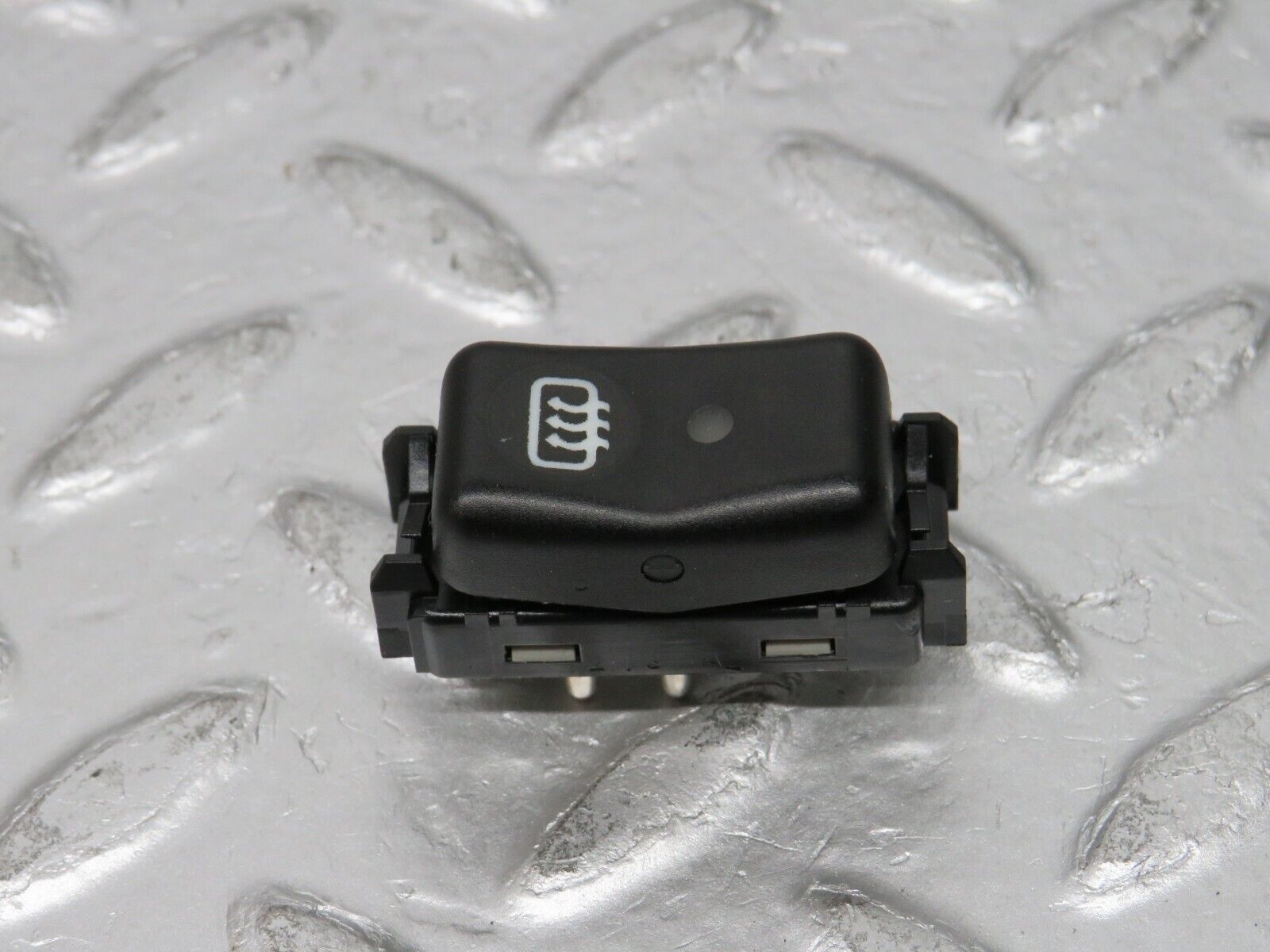 31380 Mercedes-Benz S124 220TE Rear Windscreen Defroster Switch 1298207410
