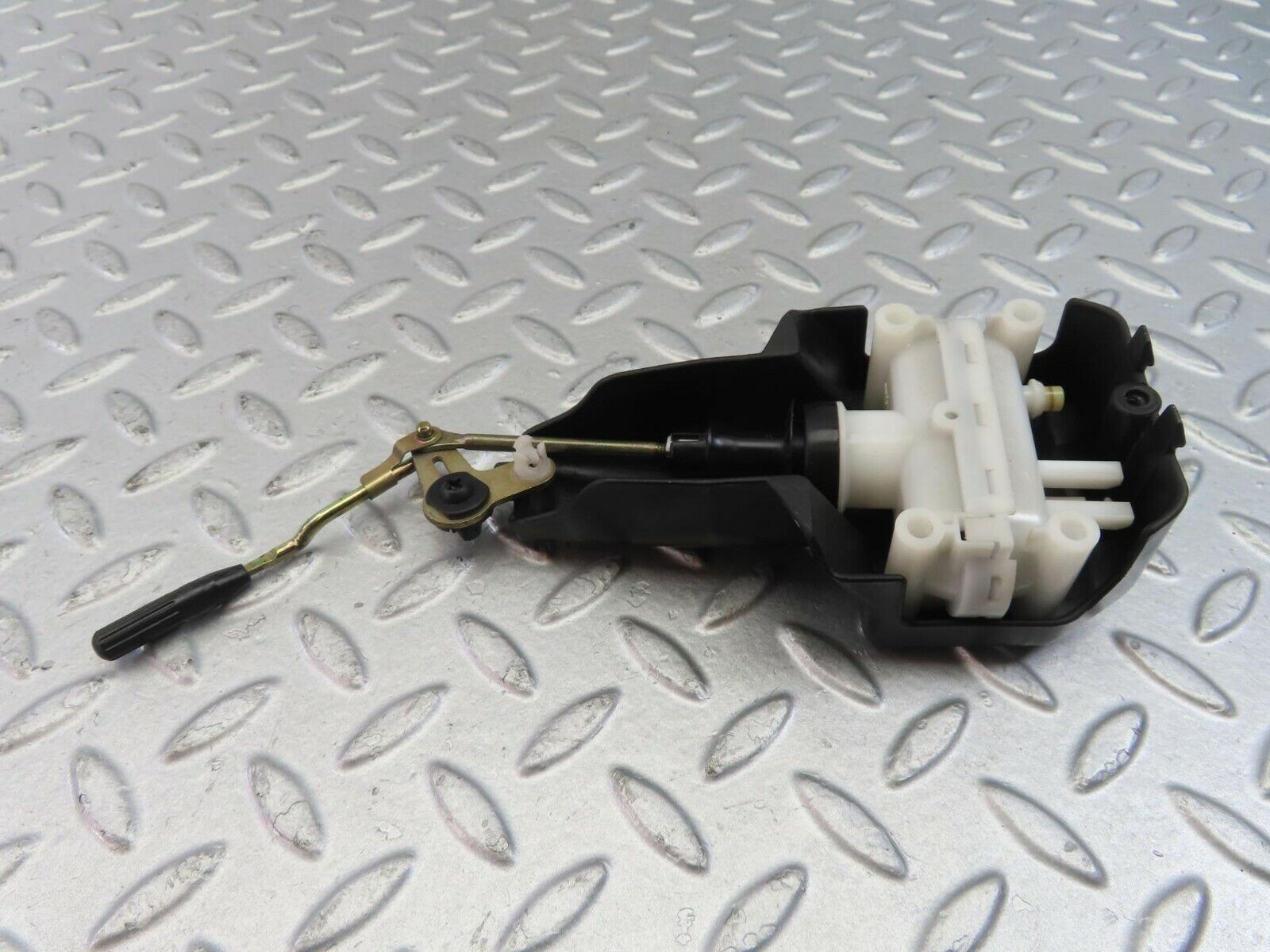 26932 Mercedes-Benz W123 240D Door Lock Vacuum Actuator Rear Left 2018050590