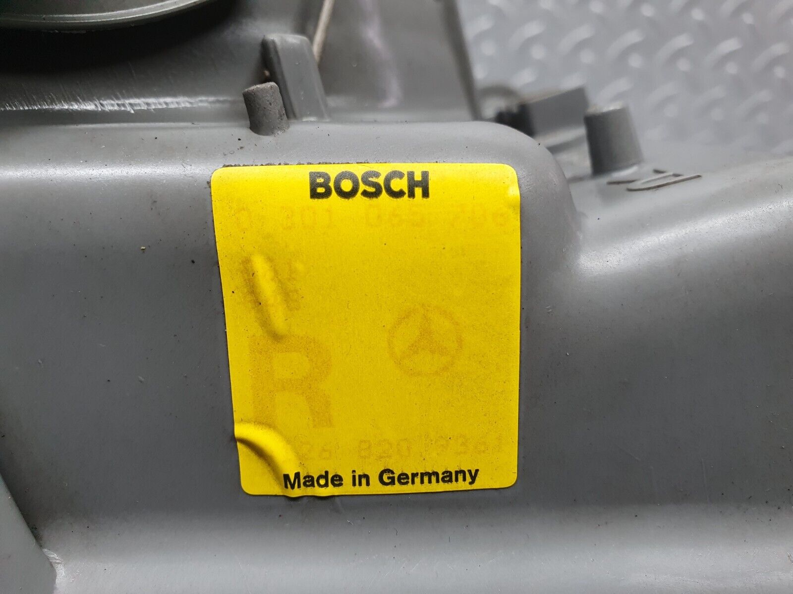 41013 Mercedes-Benz W126 300SE Headlight Right Side Bosch 1268209361 030106570