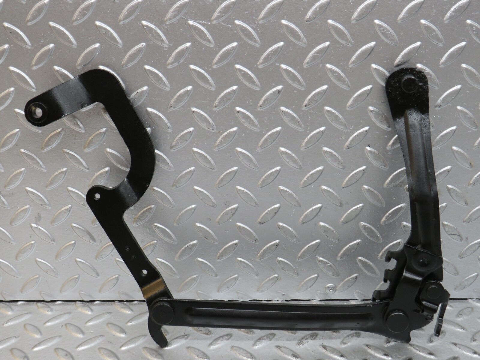 28450 Mercedes-Benz S123 240D Wagon Bonnet Hinge Right Side