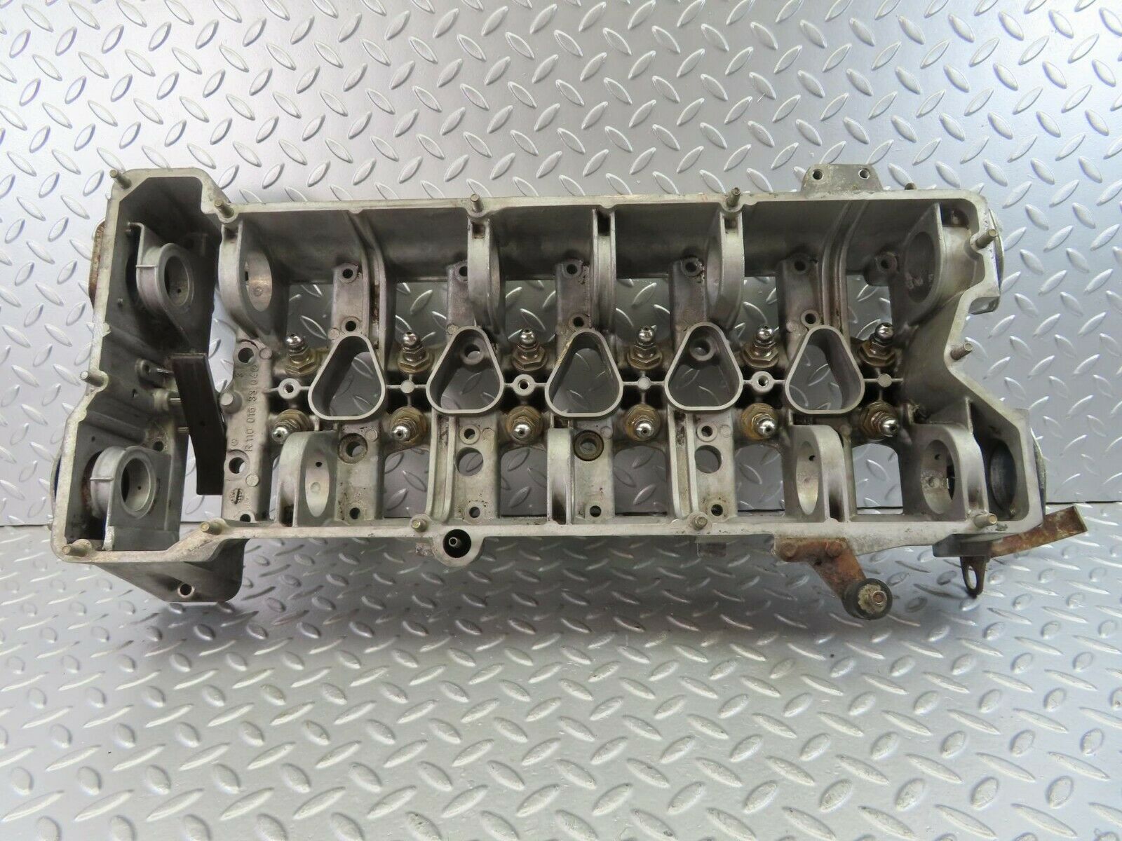 10188 Mercedes-Benz C123 280CE Coupe Camshaft Bearing Casing 1100163304