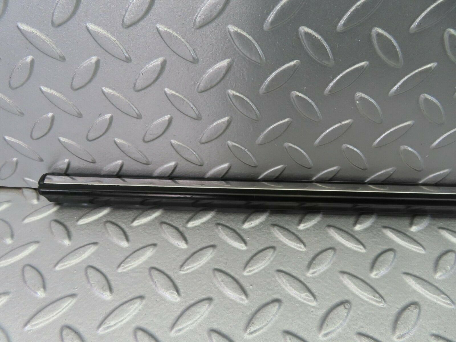 10243 Mercedes-Benz W123 Rear Right Door Centre Moulding Trim