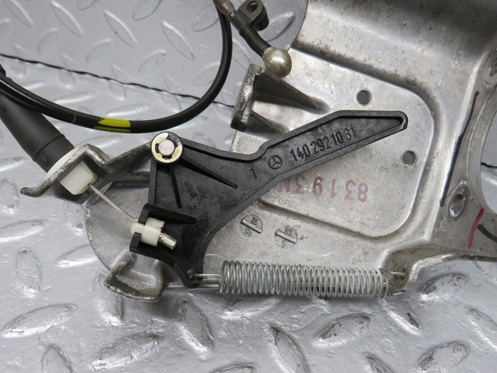 38434 Mercedes-Benz R129 280SL Coupe Brake Pedal Bracket 1402921031 1242901019 1292600651