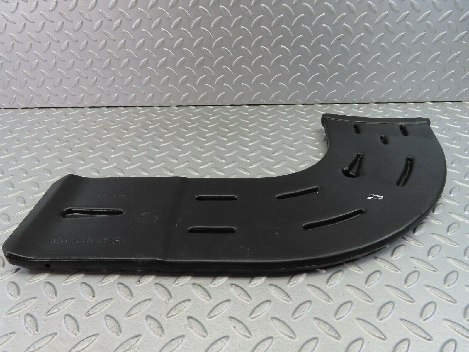 7646 Mercedes-Benz S123 230TE Wagon Heating Air Duct Right Side 1238311046