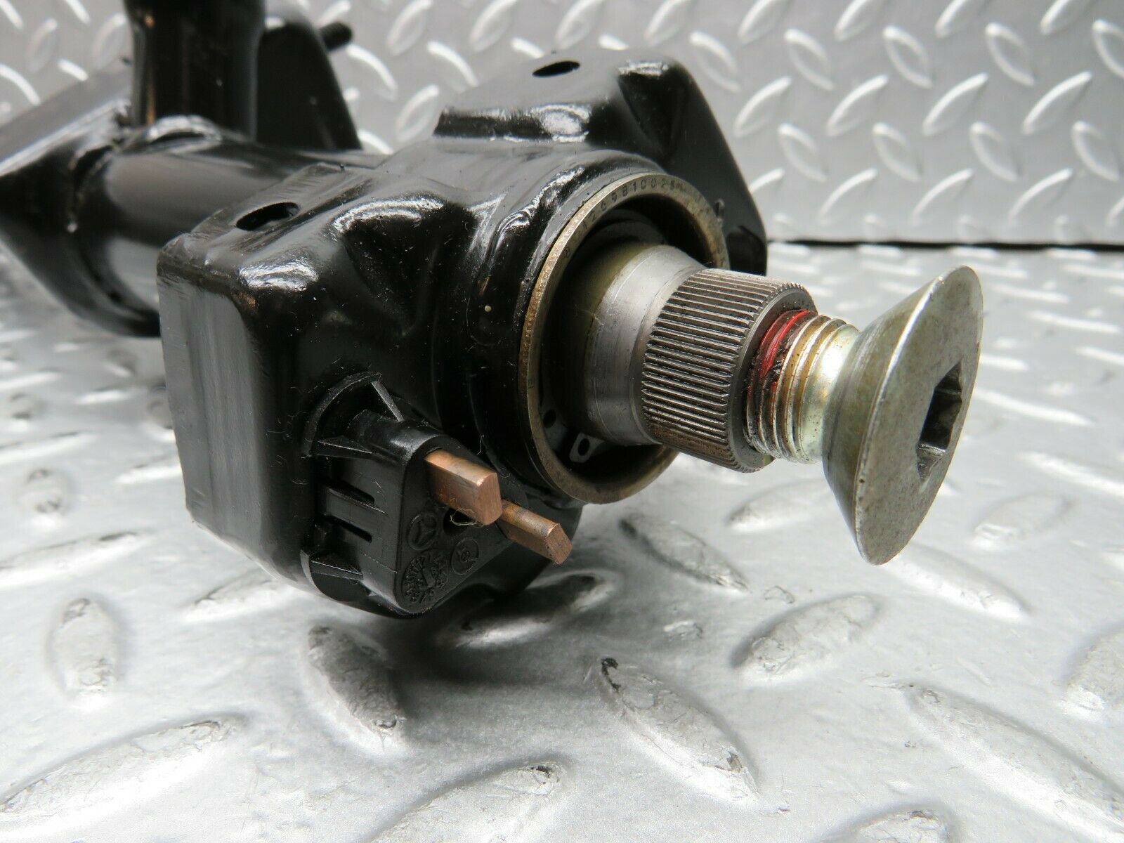 22070 Mercedes-Benz S123 280TE Wagon Steering Column