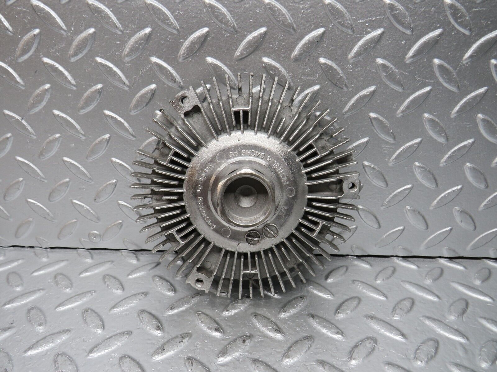 31468 Mercedes-Benz S124 220TE Wagon Engine Cooling Fan Clutch