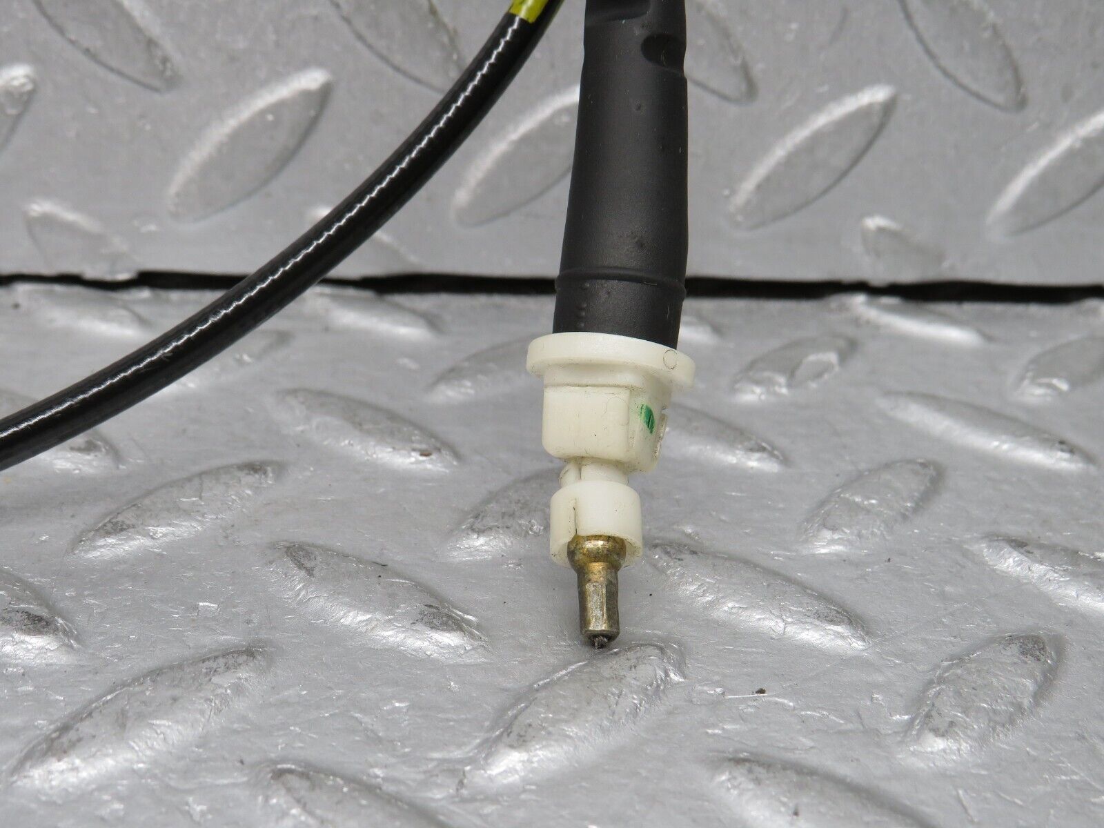 37942 Mercedes-Benz A124 320E Cabriolet Gearbox Cable 1242600351