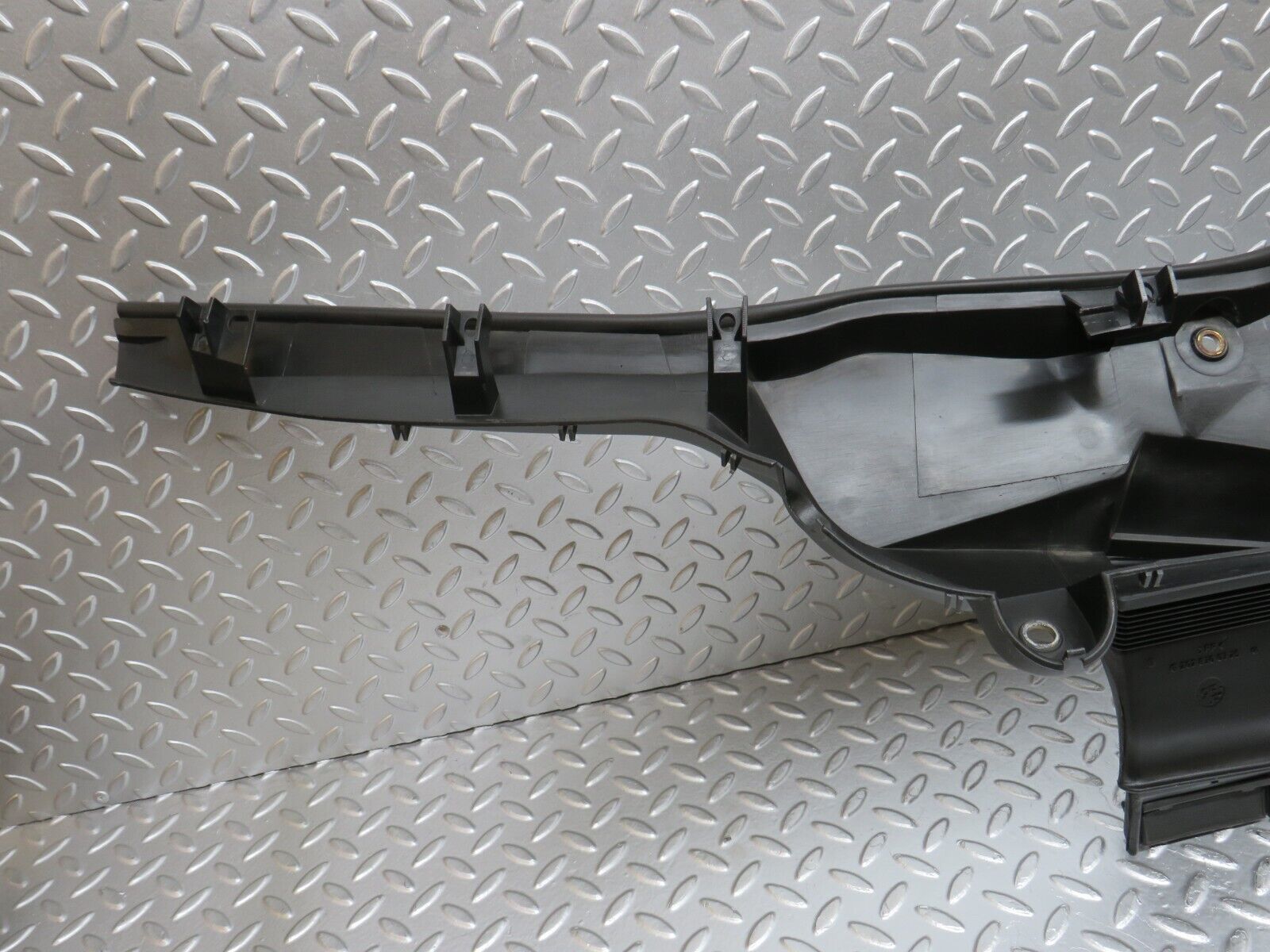 33514 Mercedes-Benz W202 C180 Air Duct 2028300144 2028300325