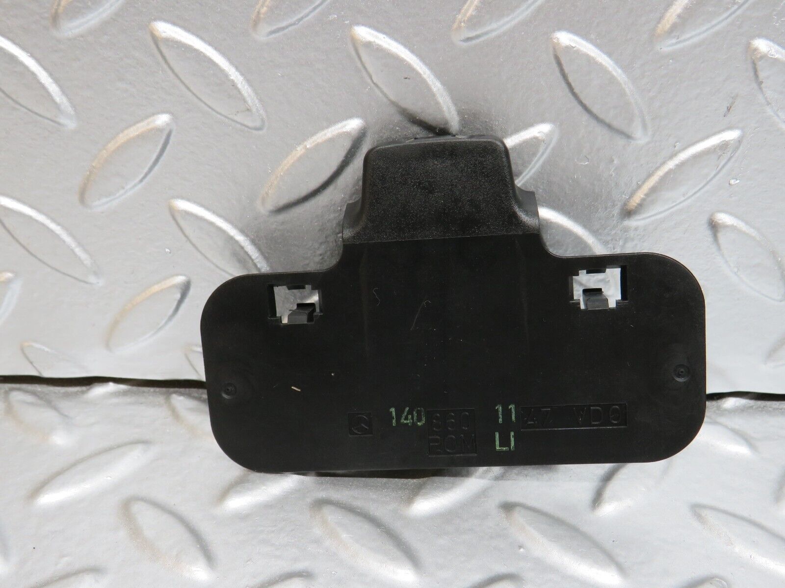 24634 Mercedes-Benz W140 S320 Front Heated Windscreen Washer Nozzle 1408601147