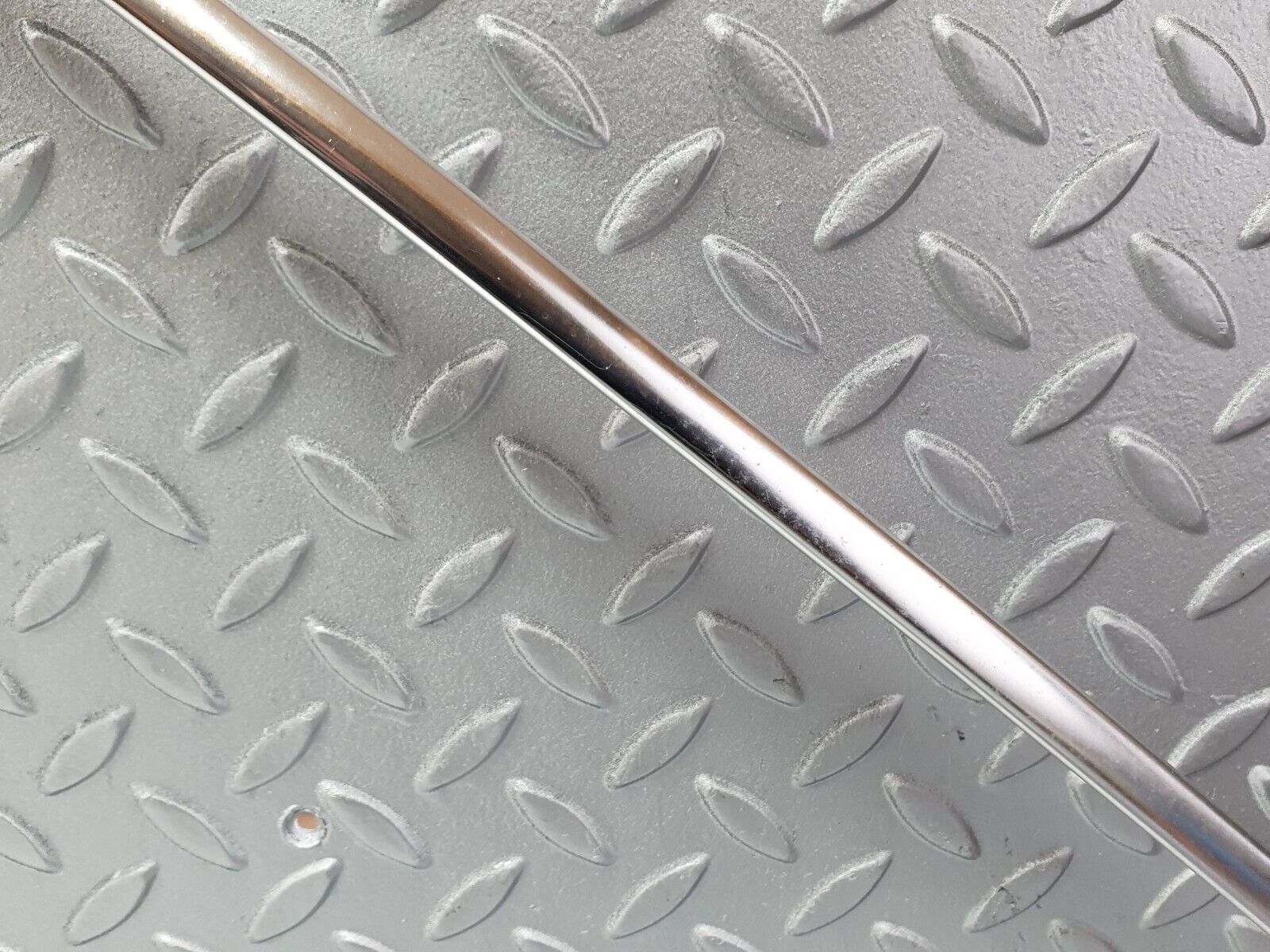 41261 Mercedes-Benz W126 300SE Roof Chrome Trim Right Side