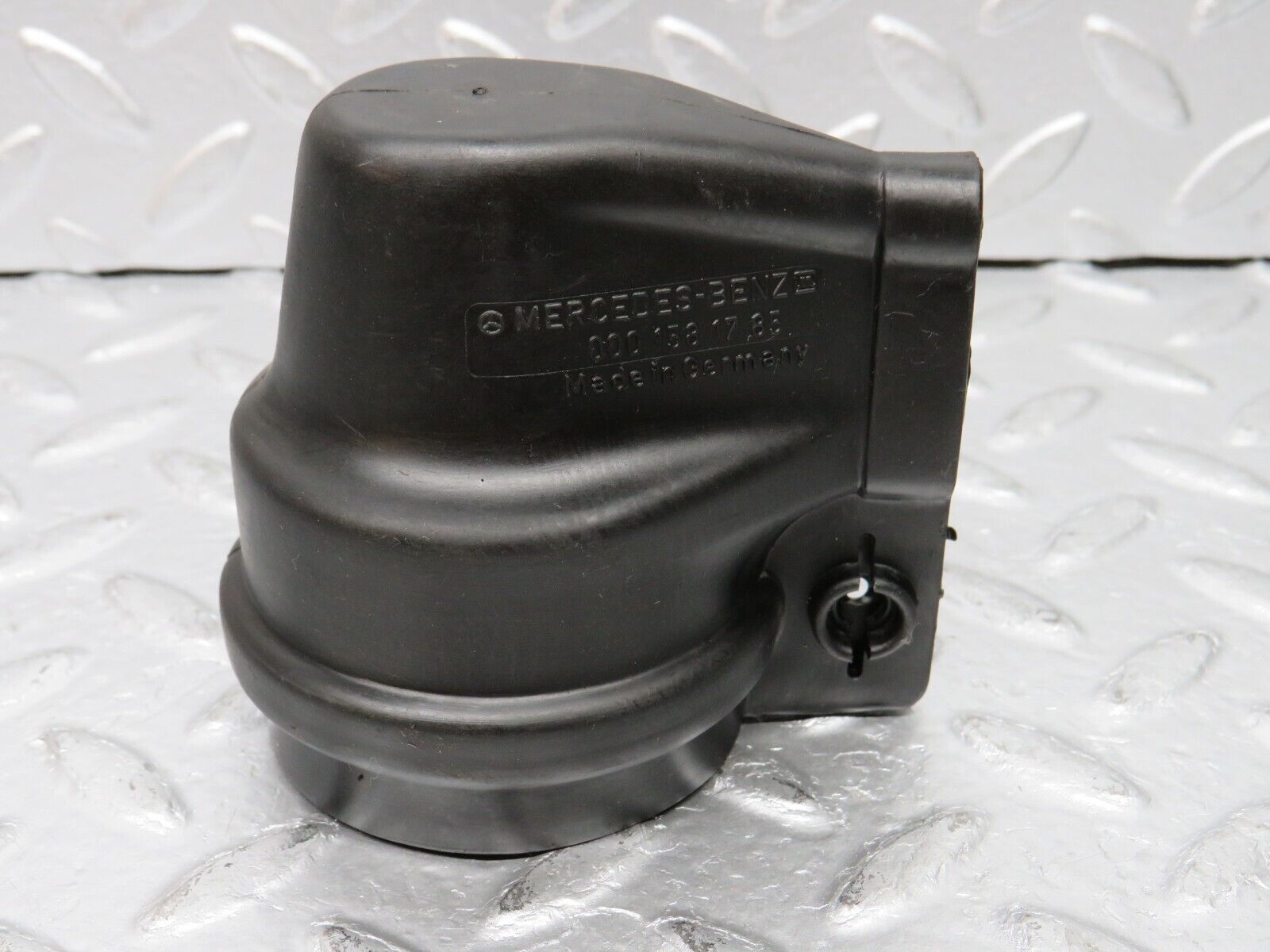 30873 Mercedes-Benz W201 190E 2.0L Ignition Coil Protective Cap 0001581785