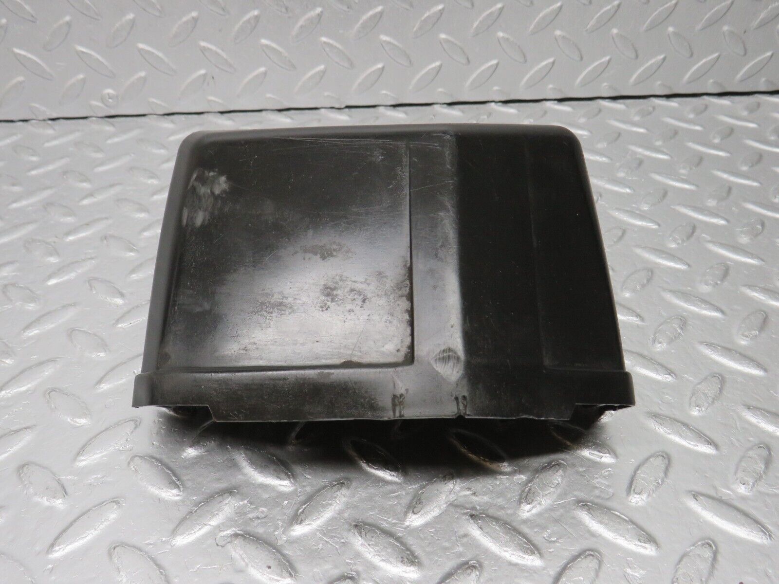38772 Mercedes-Benz W201 190E 2.6L Ignition Suppressor Housing 1031580685