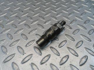 10985 Mercedes-Benz W115 220D Fuel Injector Bosch KCA30sd27/4