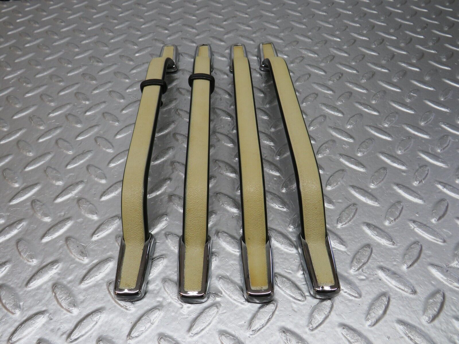 0650 Mercedes-Benz C107 350SLC Coupe Interior Roof Grab Handle Set Beige