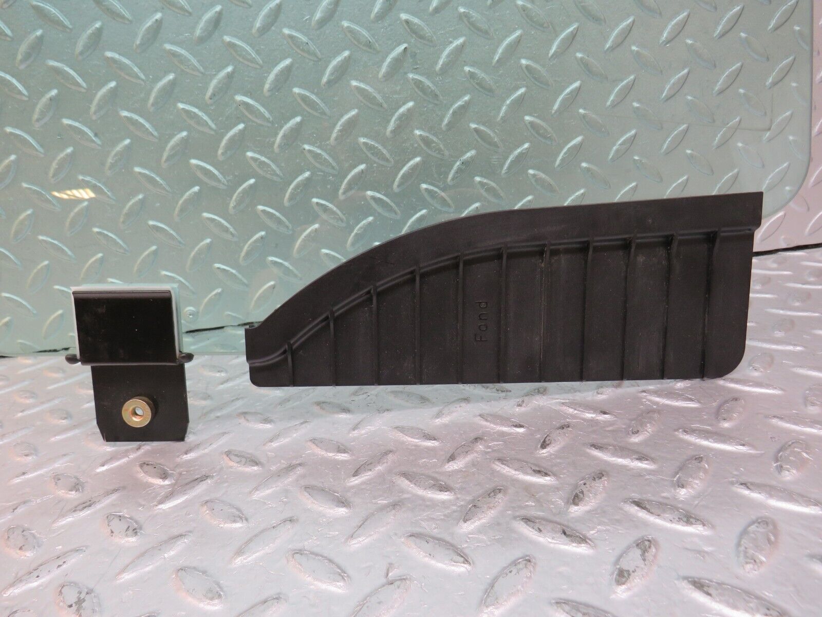 35166 Mercedes-Benz W221 Rear Right Door Window Glass