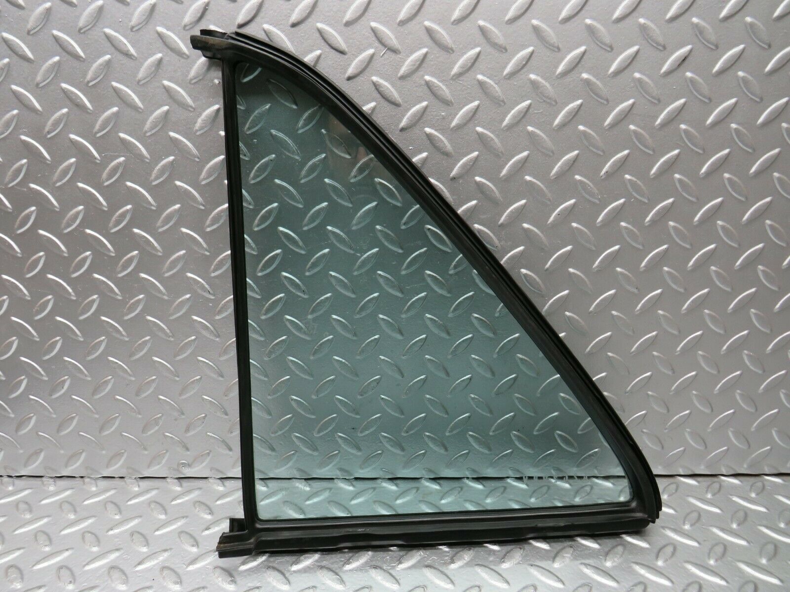 24039 Mercedes-Benz W123 280E Rear Right Quarter Window 1237350224