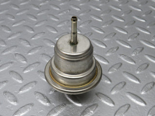 38796 Mercedes-Benz W201 190E 2.6L Fuel Pressure Regulator 0004760621