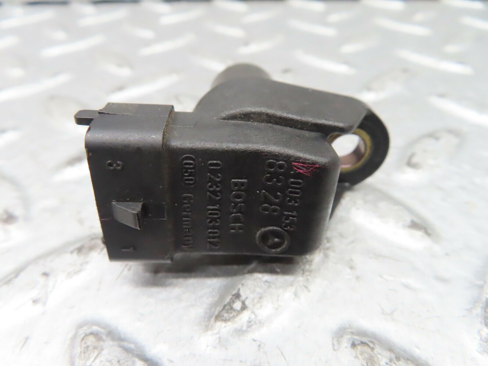 19677 Mercedes-Benz C140 CL420 Coupe Crankshaft Sensor 0232103012