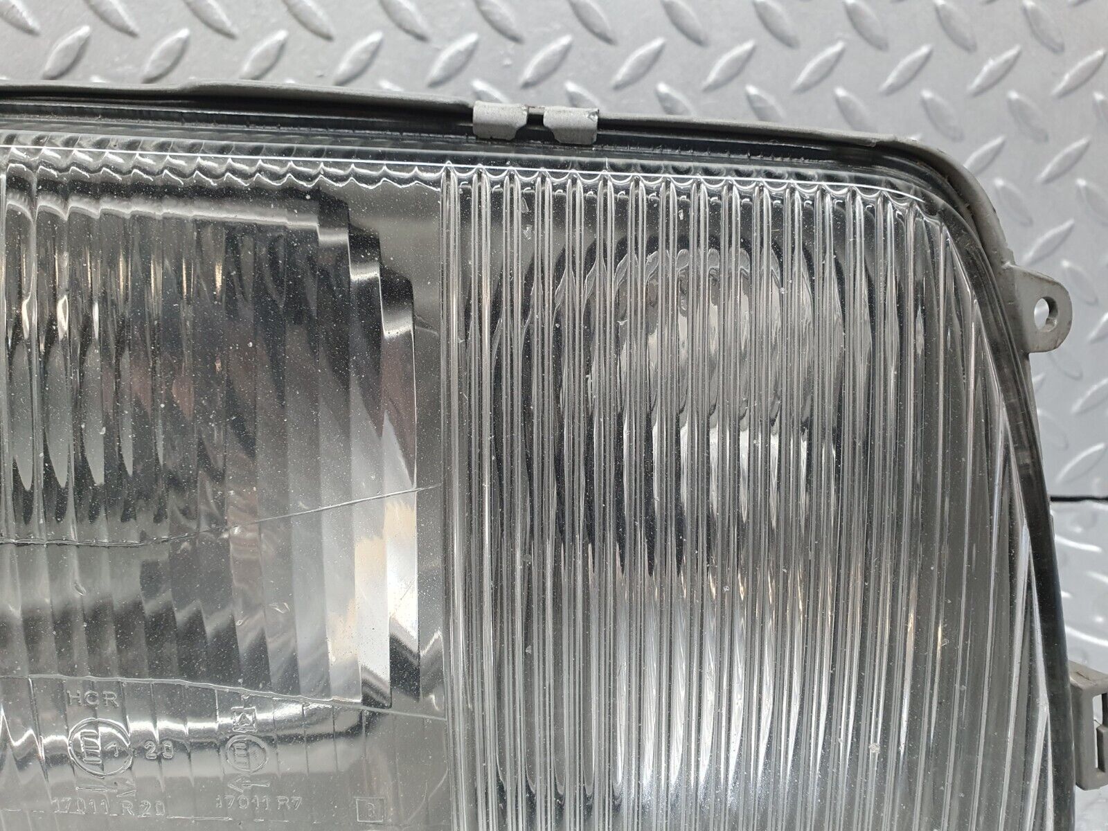 41013 Mercedes-Benz W126 300SE Headlight Right Side Bosch 1268209361 030106570