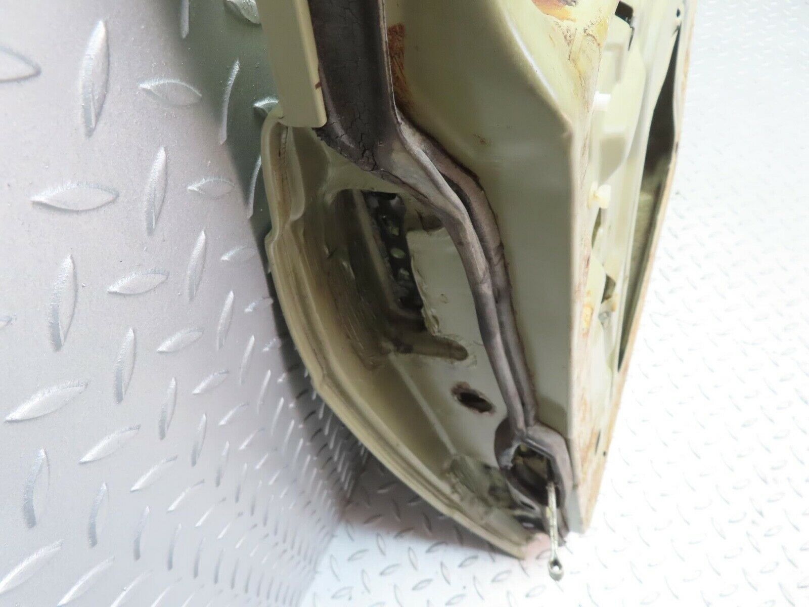 13641 Mercedes-Benz W123 200 Rear Right Door