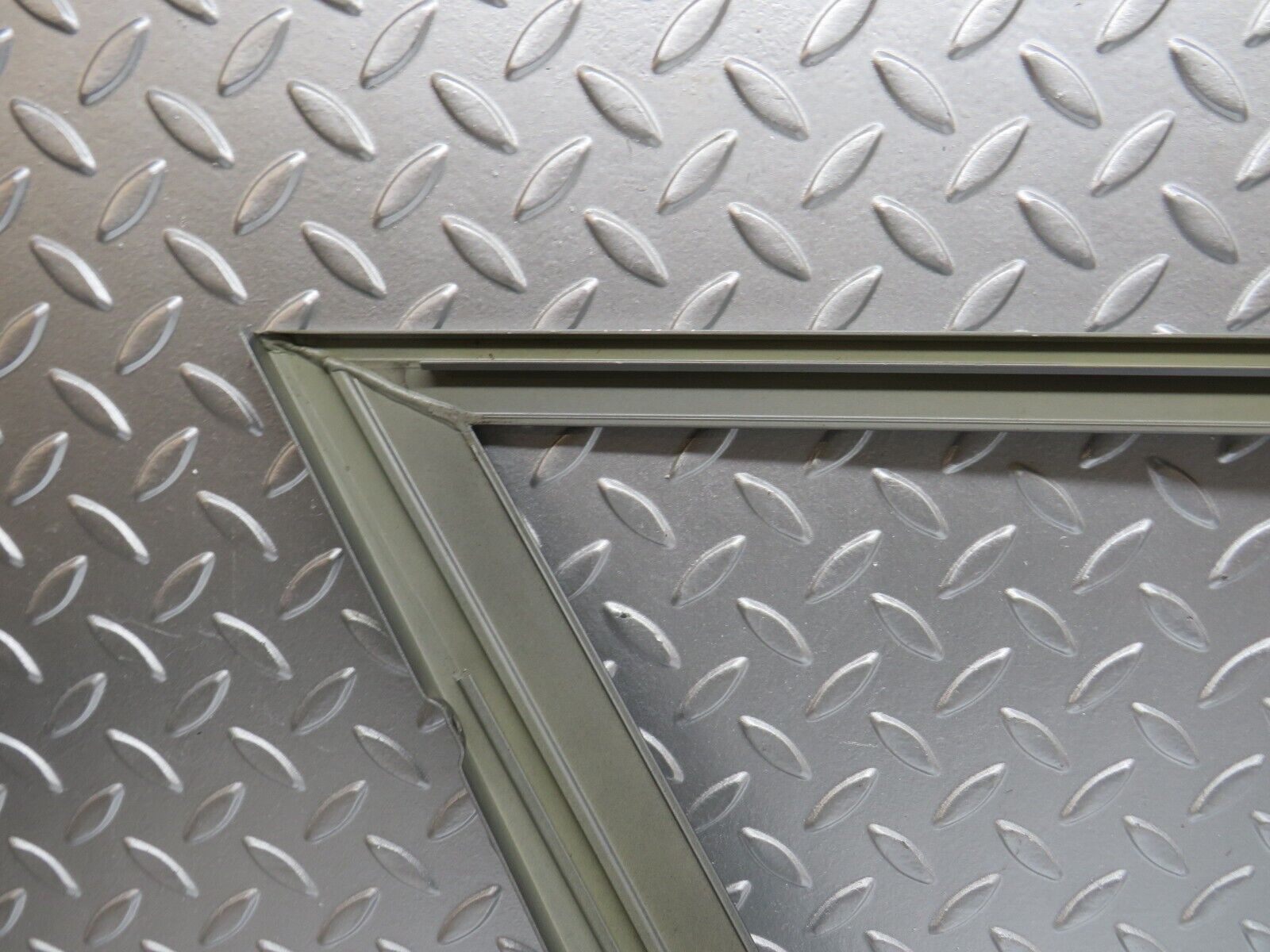 32312 Mercedes-Benz S124 300TE Wagon Front Left Door Exterior Frame Trim