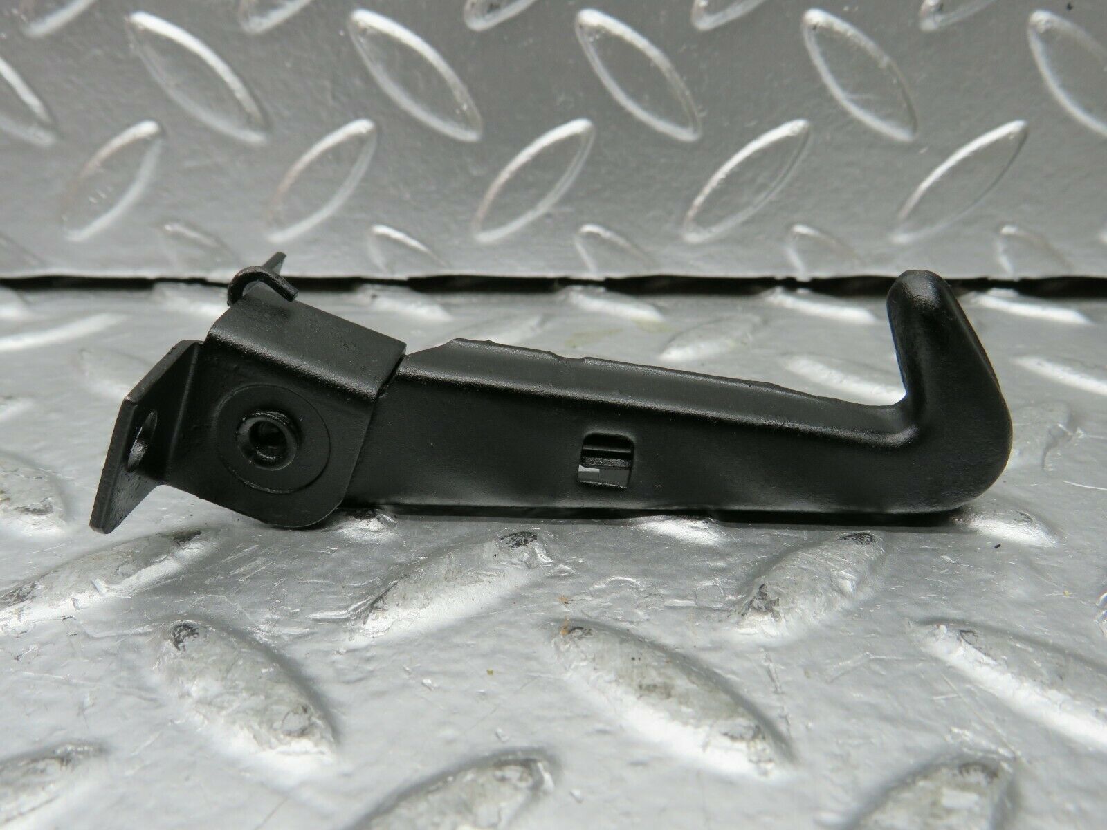 22912 Mercedes-Benz C107 450SLC Coupe Bonnet Safety Latch