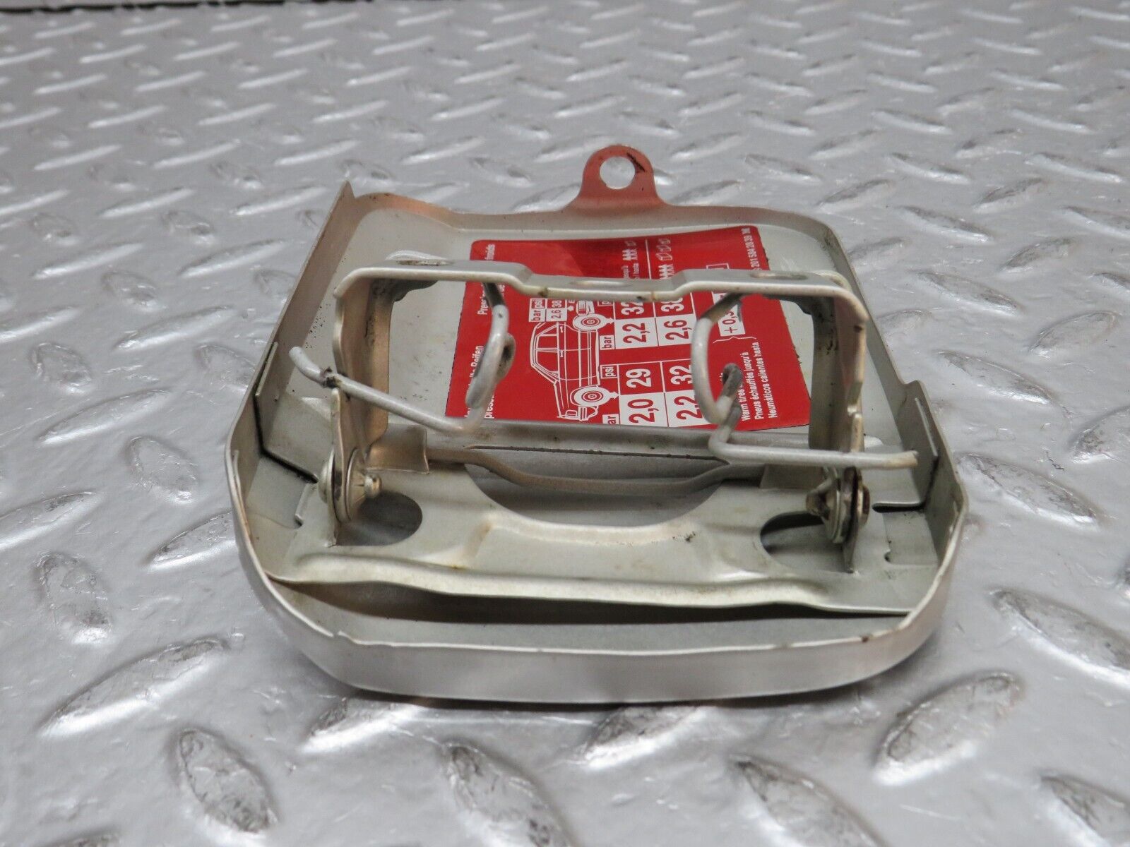 31720 Mercedes-Benz W201 190LE 1.8L Fuel Tank Flap Cap 2015842839