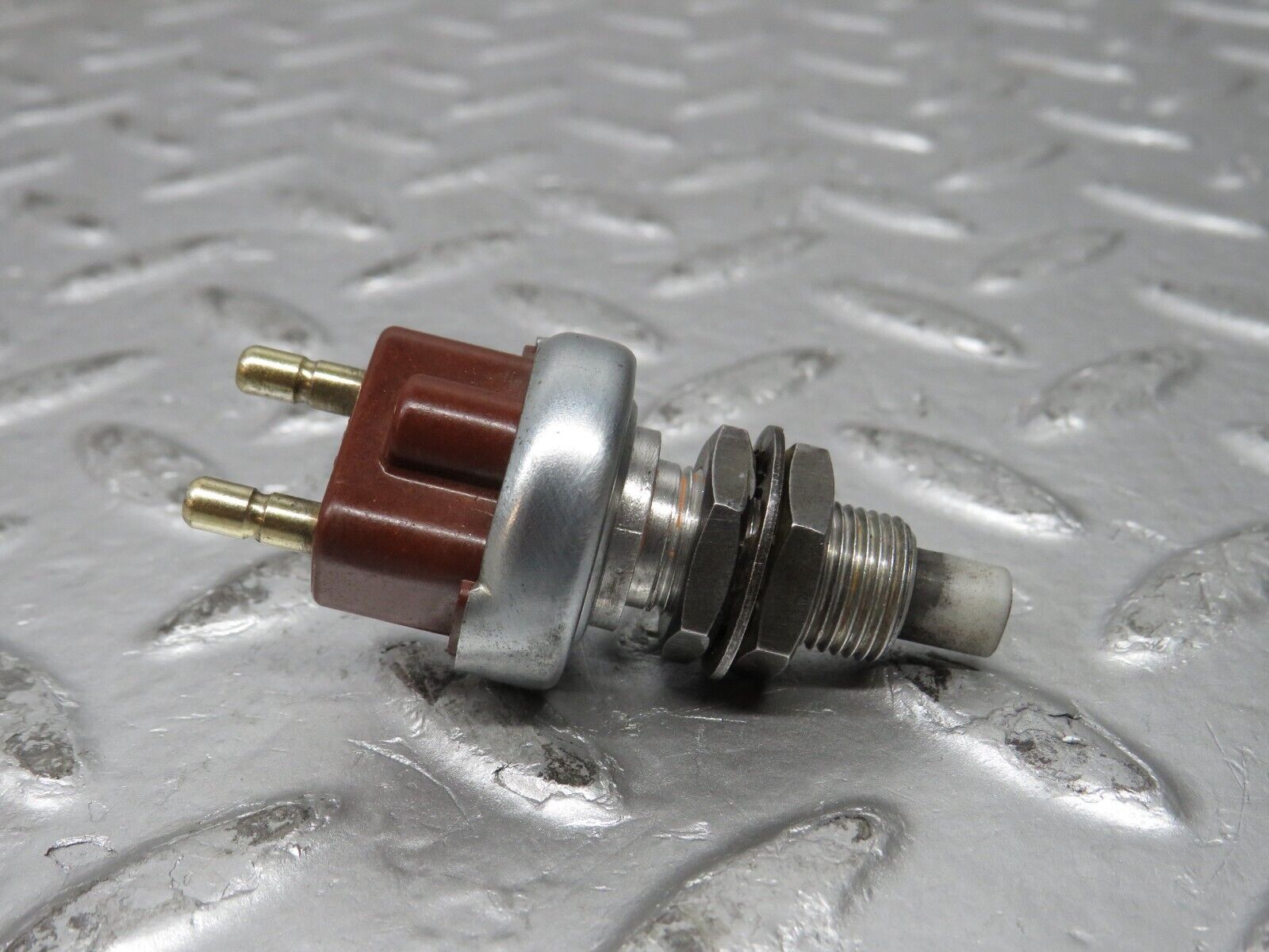 32043 Mercedes-Benz W123 230E Brake Light Contact Switch 190130