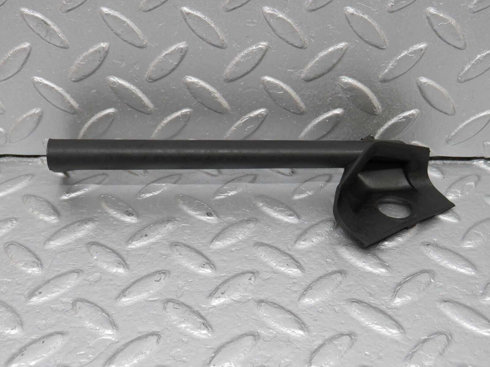 40670 Mercedes-Benz W123 300D Wiper Mechanism Tray Water Drain