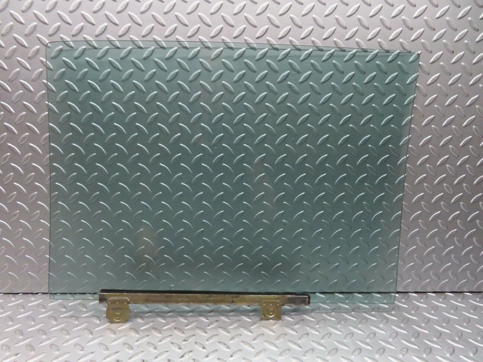 17635 Mercedes-Benz W116 450SEL Rear Left Door Window Glass