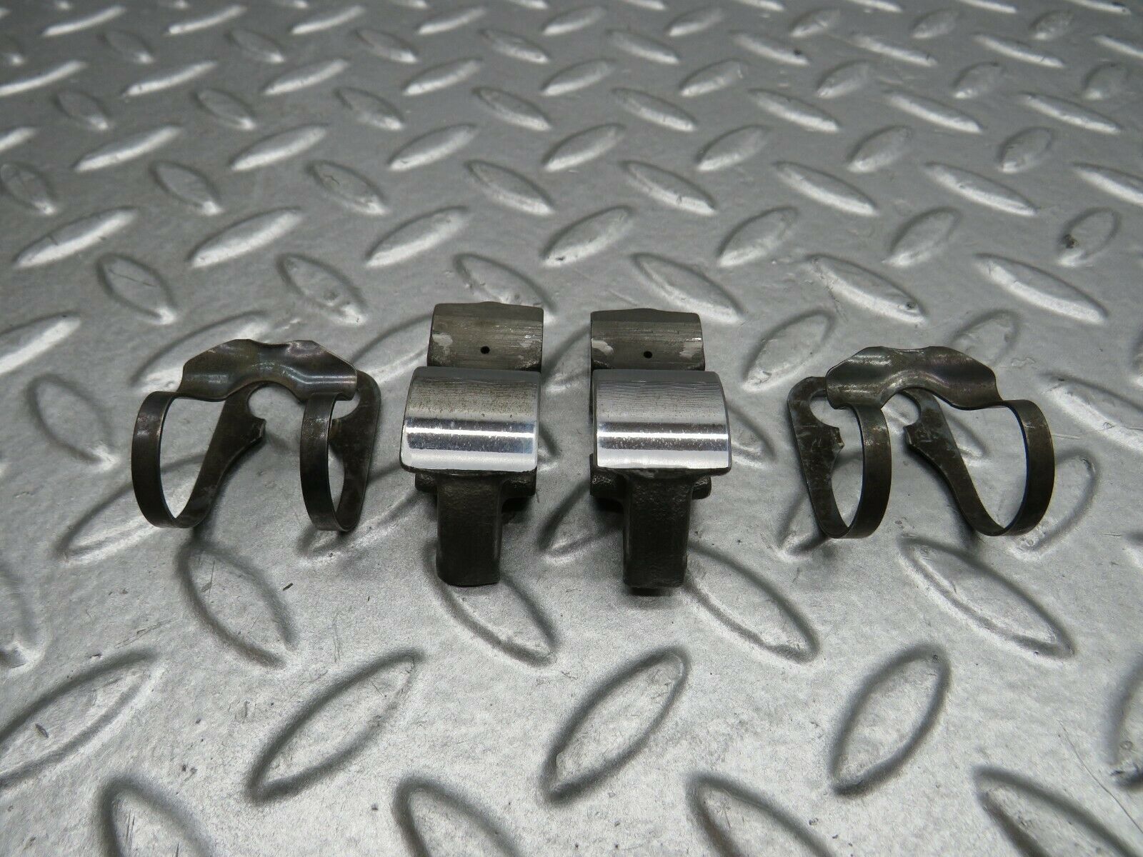 22290 Mercedes-Benz S123 280TE Wagon Valve Rocker Arm With Retaining Spring