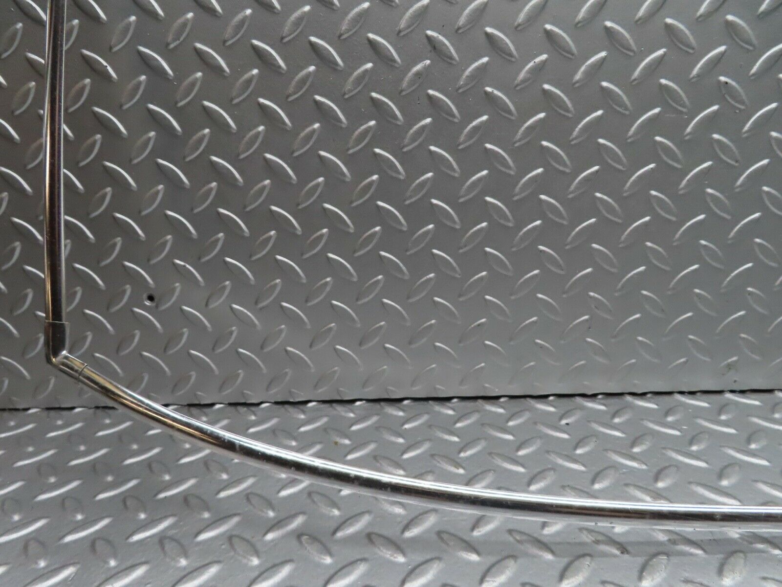 19121 Mercedes-Benz W123 300D Front Windscreen Chrome Frame