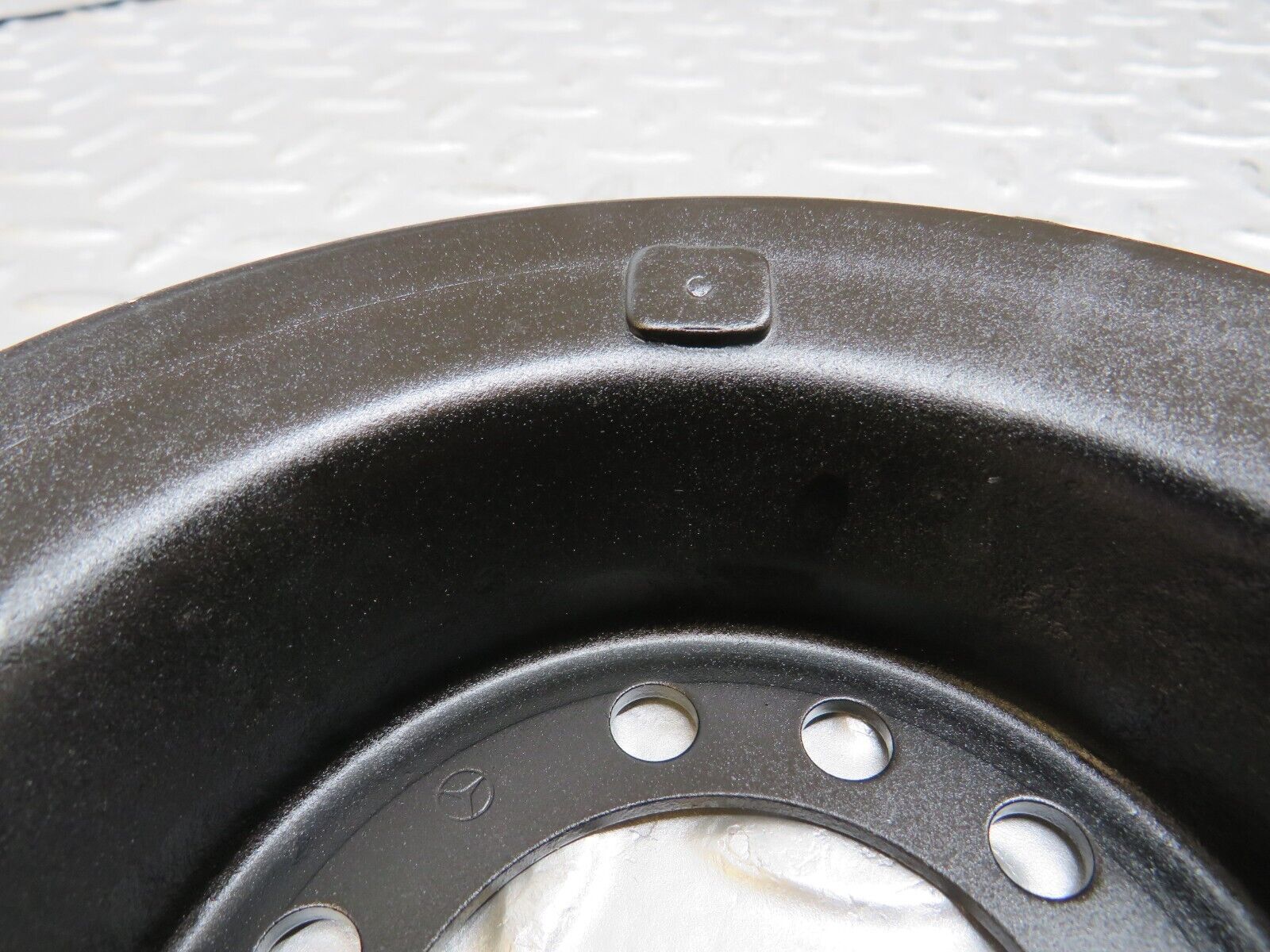36794 Mercedes-Benz W201 190E 2.0L Crankshaft Pulley 6030320204