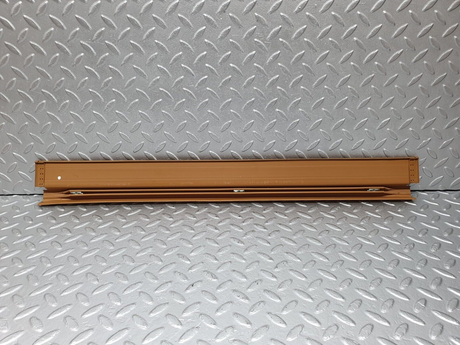 41417 Mercedes-Benz W124 200E Front Right Door Sill Trim Palomino