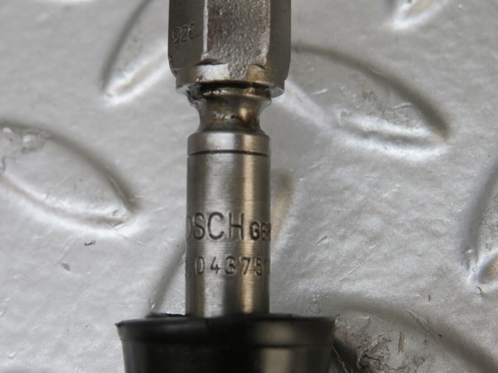 26249 Mercedes-Benz W116 450SE Fuel Injector Bosch 0437502010