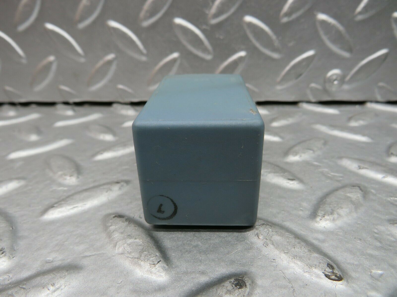 22251 Mercedes-Benz S123 280TE Wagon Wiper Relay 1238210163 0335320020