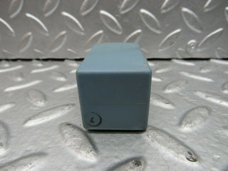 W123 Wagon wiper relay used OEM