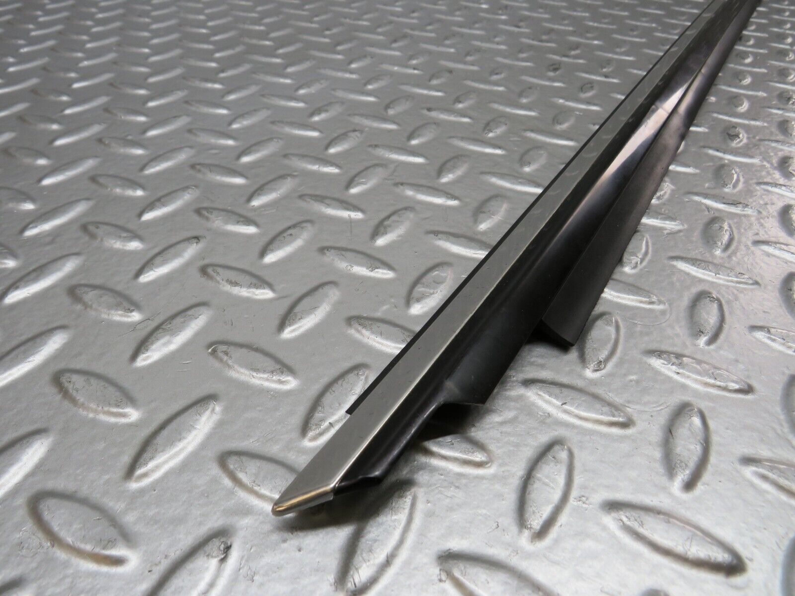 24887 Mercedes-Benz W140 S320 Front Right Door Chrome Moulding Trim