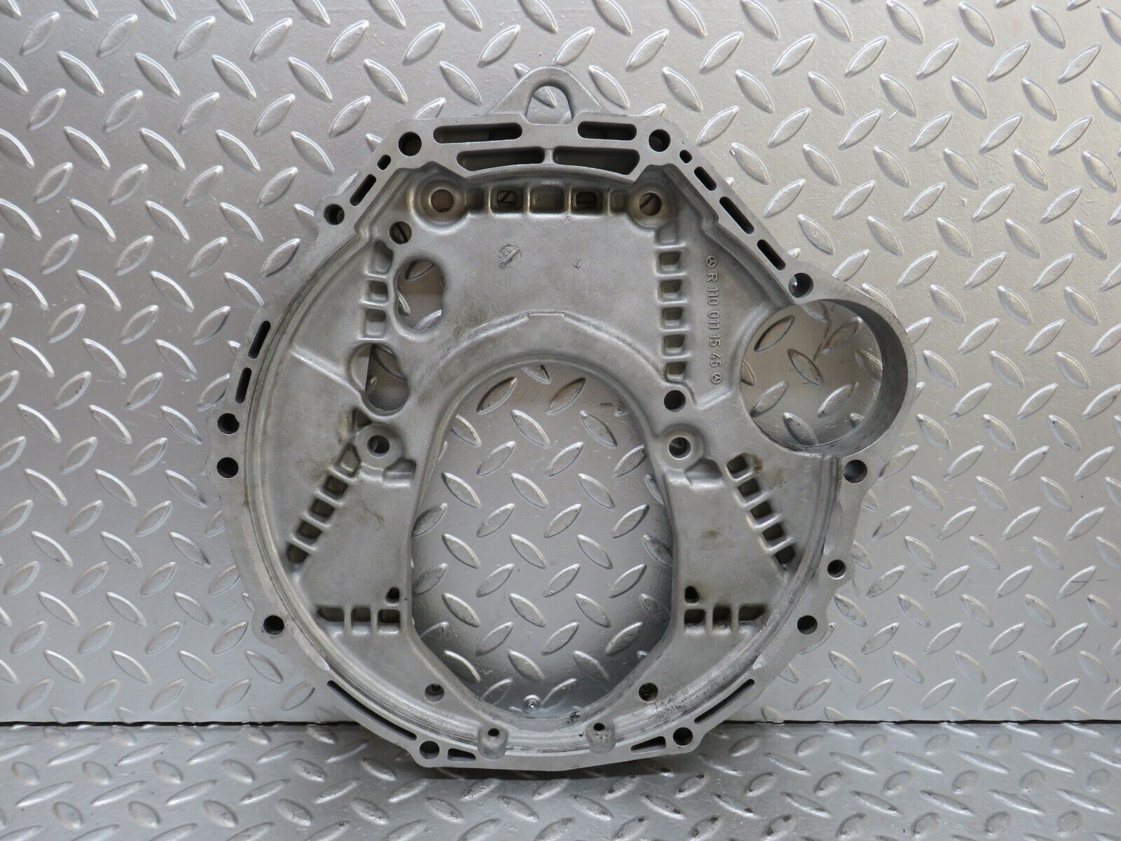 28058 Mercedes-Benz W123 280E Gearbox Flange 1100111545