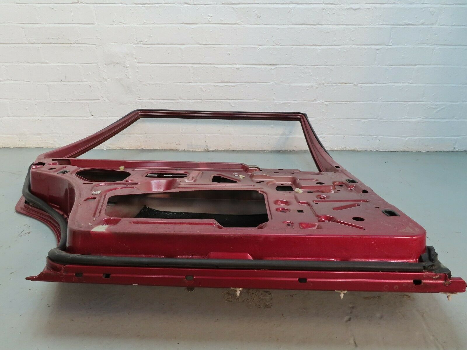 6694 Mercedes-Benz S124 E220 Wagon Rear Left Door