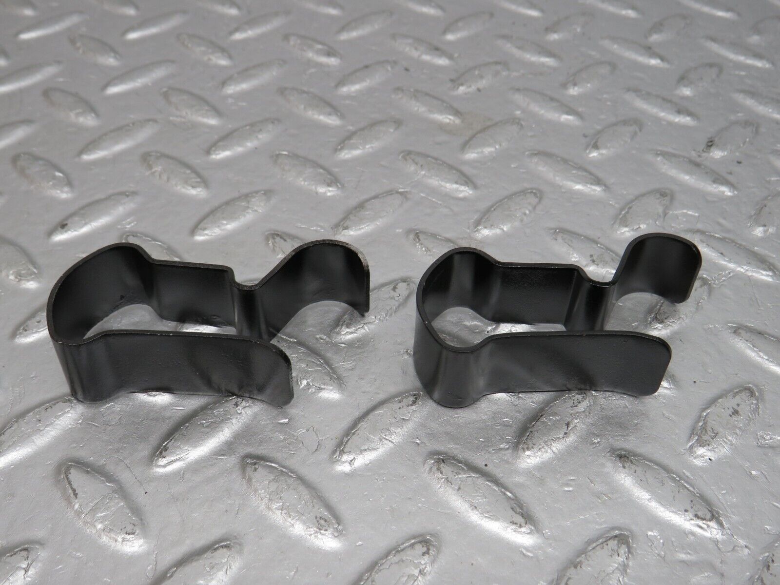 39650 Mercedes-Benz R129 320SL Coupe Radiator Fan Shroud Holder Bracket 2x