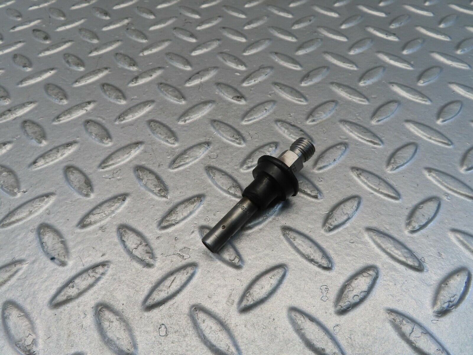 11036 Mercedes-Benz R107 W116 Fuel Injector Bosch 0437502010