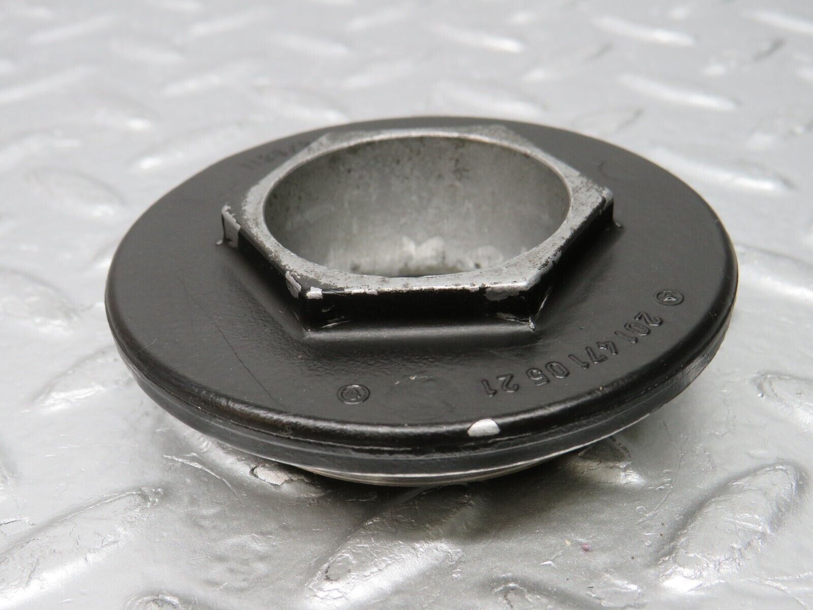 30915 Mercedes-Benz W201 190E 2.0L Fuel Tank Locking Sender Flange 2014710521