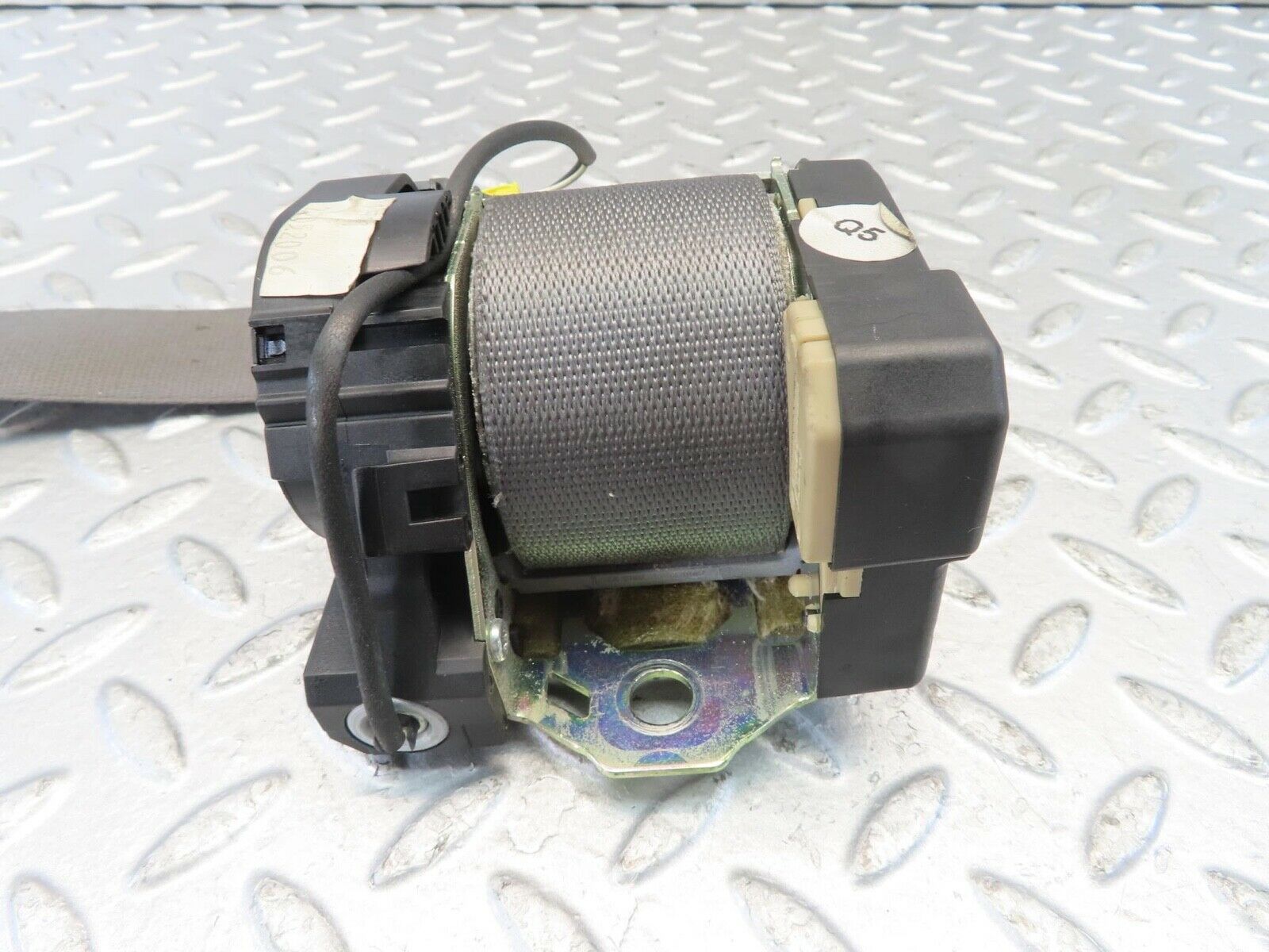 11213 Mercedes-Benz W221 S320 Rear Right Seat Belt 2218600485
