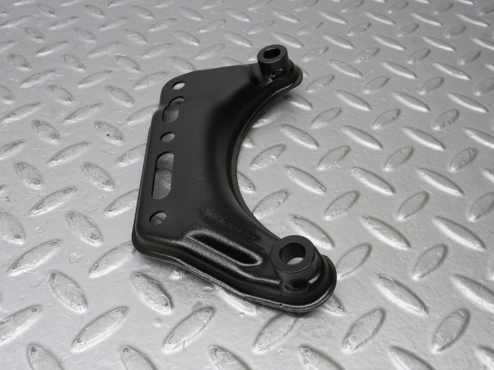 38968 Mercedes-Benz W201 190E 2.6L Air Conditioning Compressor Support Bracket