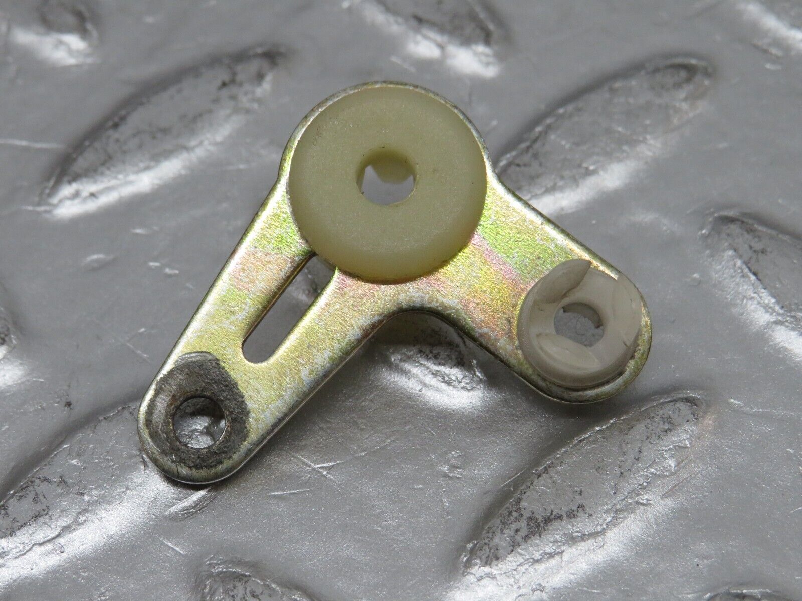 32489 Mercedes-Benz S124 300TE Wagon Rear Door Lock Knob Pair