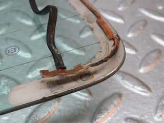 31424 Mercedes-Benz S124 220TE Wagon Tailgate Heated Windscreen