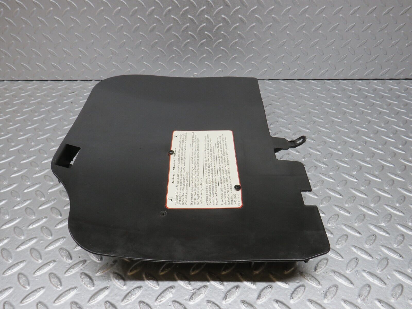 38702 Mercedes-Benz W201 190E 2.6L Front Left Front Cable Channel Cover 2016841137